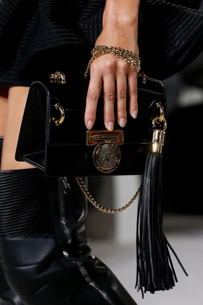 Look 74